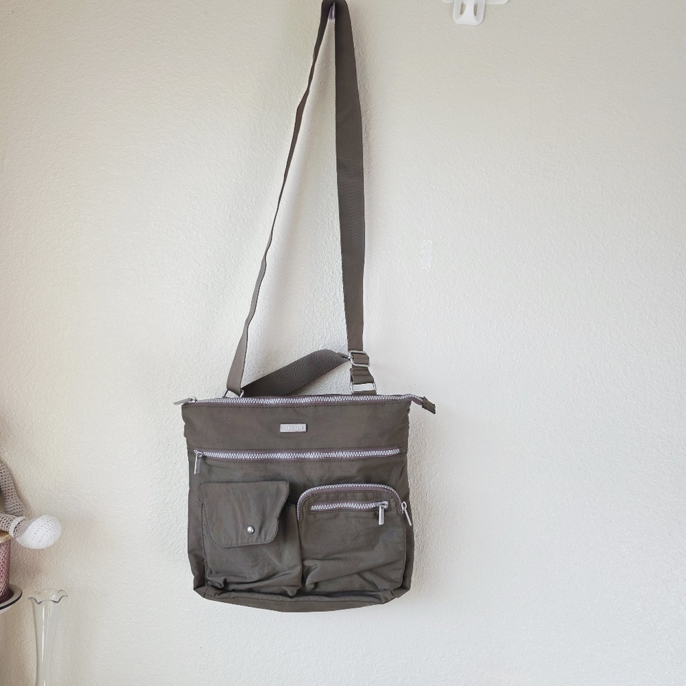 Baggallini Travel Organization Crossbody Olive